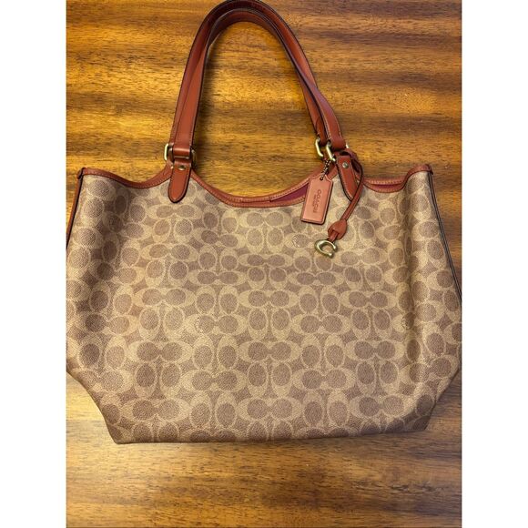 Coach Handbags - Coach purse